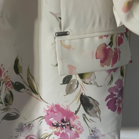 Floral Jacket - Picture 2 of 4